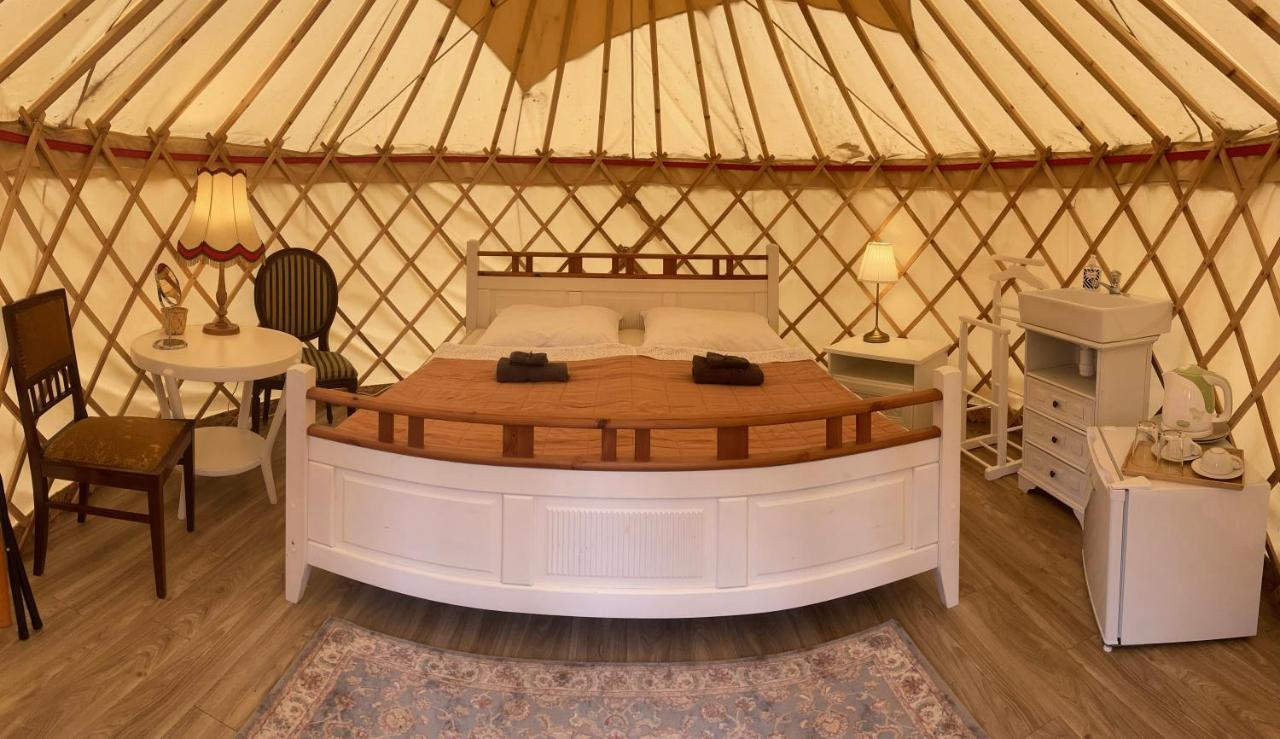 Oeko Kemping Es Glamping Tiszadada Exterior photo