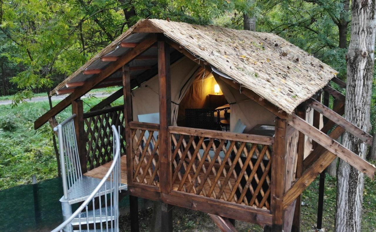 Oeko Kemping Es Glamping Tiszadada Exterior photo