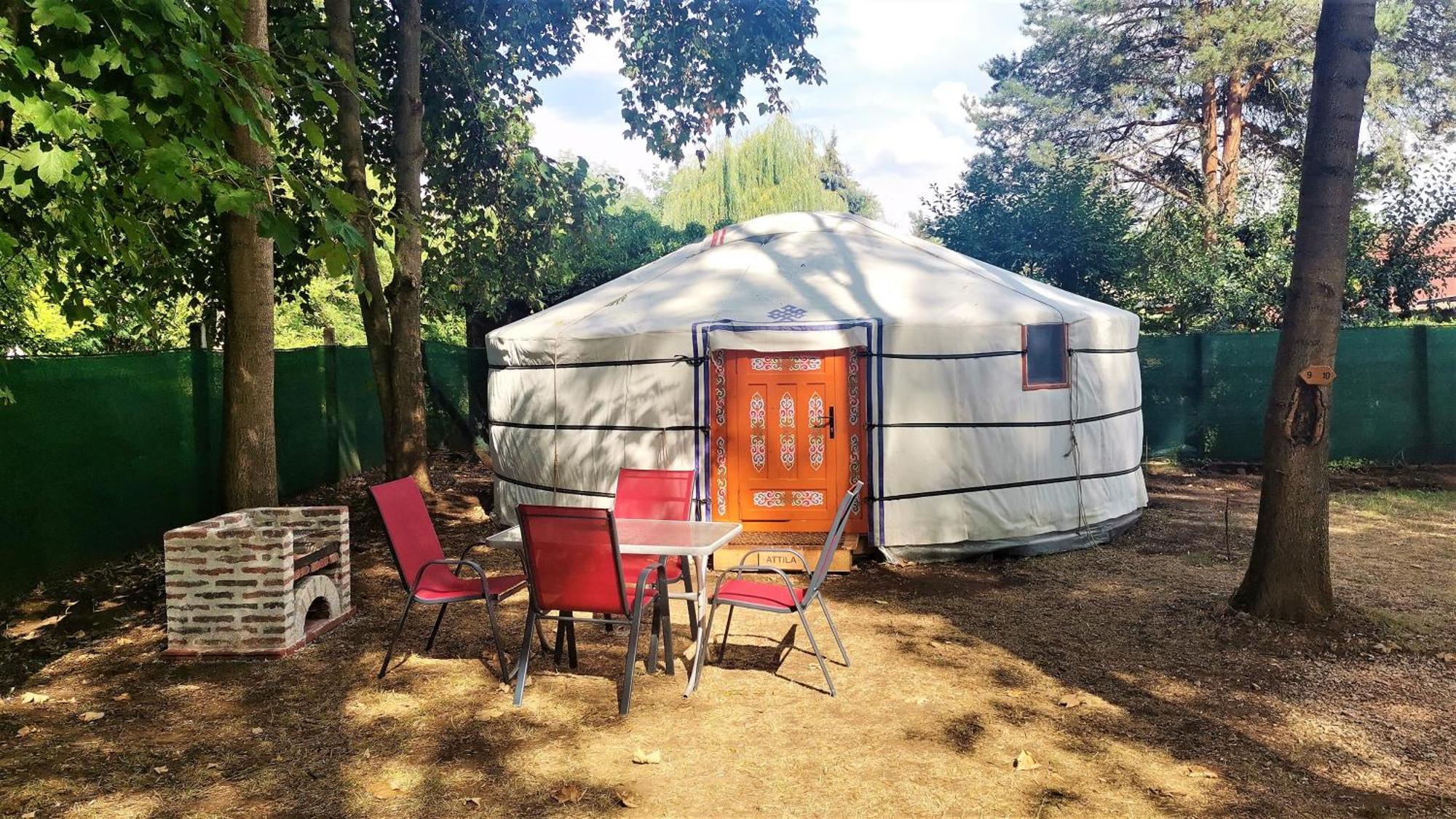 Oeko Kemping Es Glamping Tiszadada Exterior photo